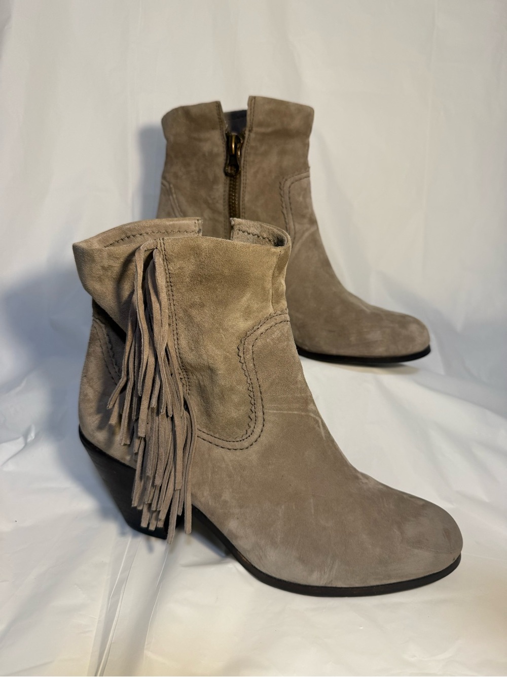 SAM EDELMAN Louie Suede Fringe Ankle Boots Women’s Size US 10M/EU 40 Putty Grey